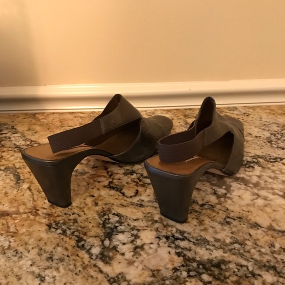 Very nice size 12 heels - Picture 10 of 16
